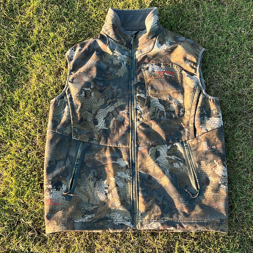 Sitka Dakota Vest. Timber Camo. Size Large